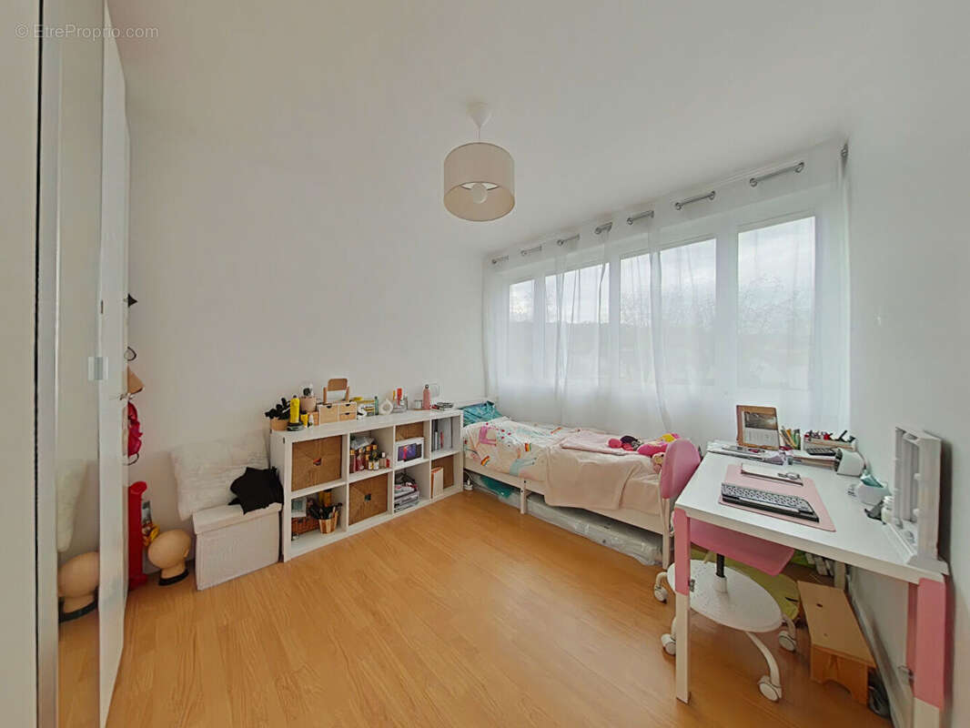 Appartement à FONTENAY-LE-FLEURY