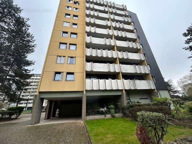Boissy-saint-léger   à 10 minutes à pied du rer  f4 de 84 m2 avec balcon, cave et parking - photo 10