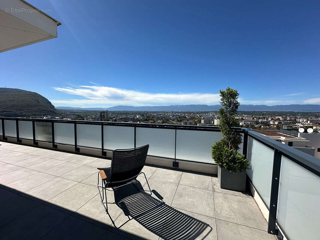 Superbe T4 dernier étage avec terrasse panoramique à Vétraz-Monthoux - photo 7