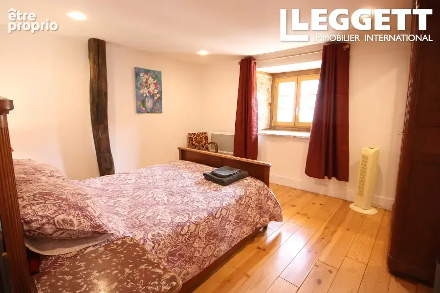 Superbe propriété de village, 4 chambres, 2 salles de bains, grange, jardin et proche des lacs de loisirs - photo 6