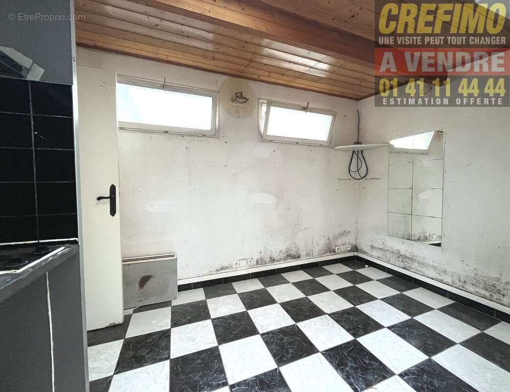 Appartement à COURBEVOIE