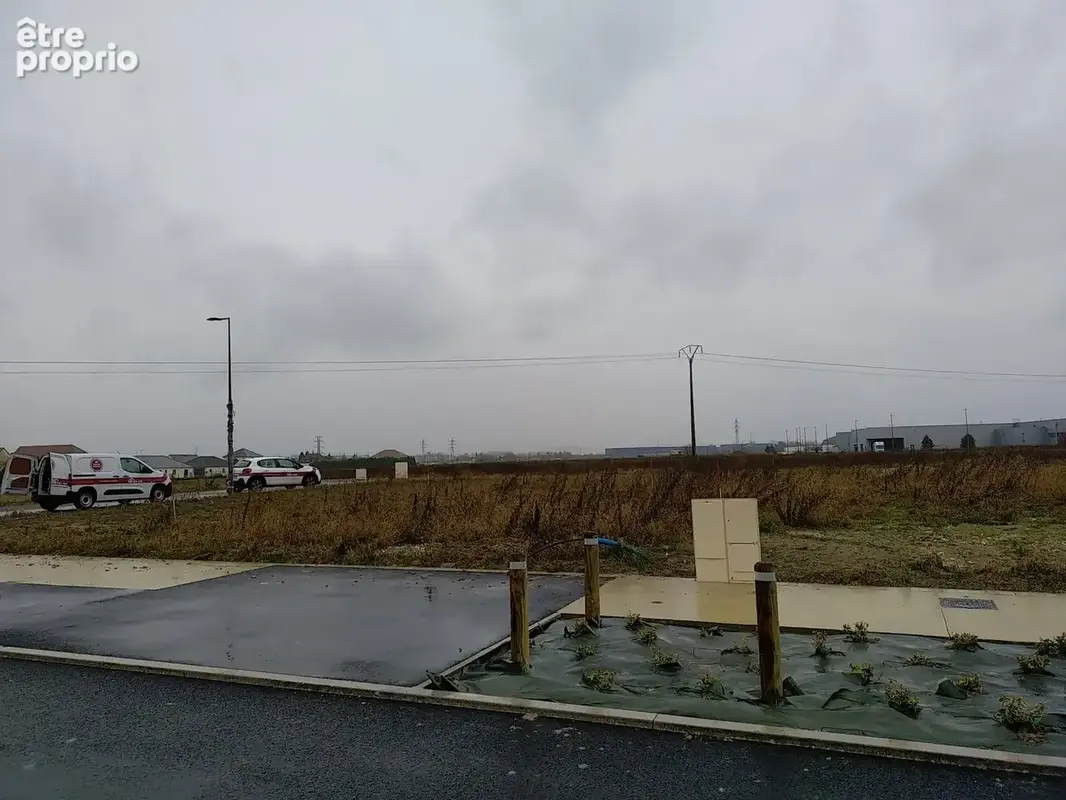 Photo Terrain à La Riviere-De-Corps au prix de 74 000€