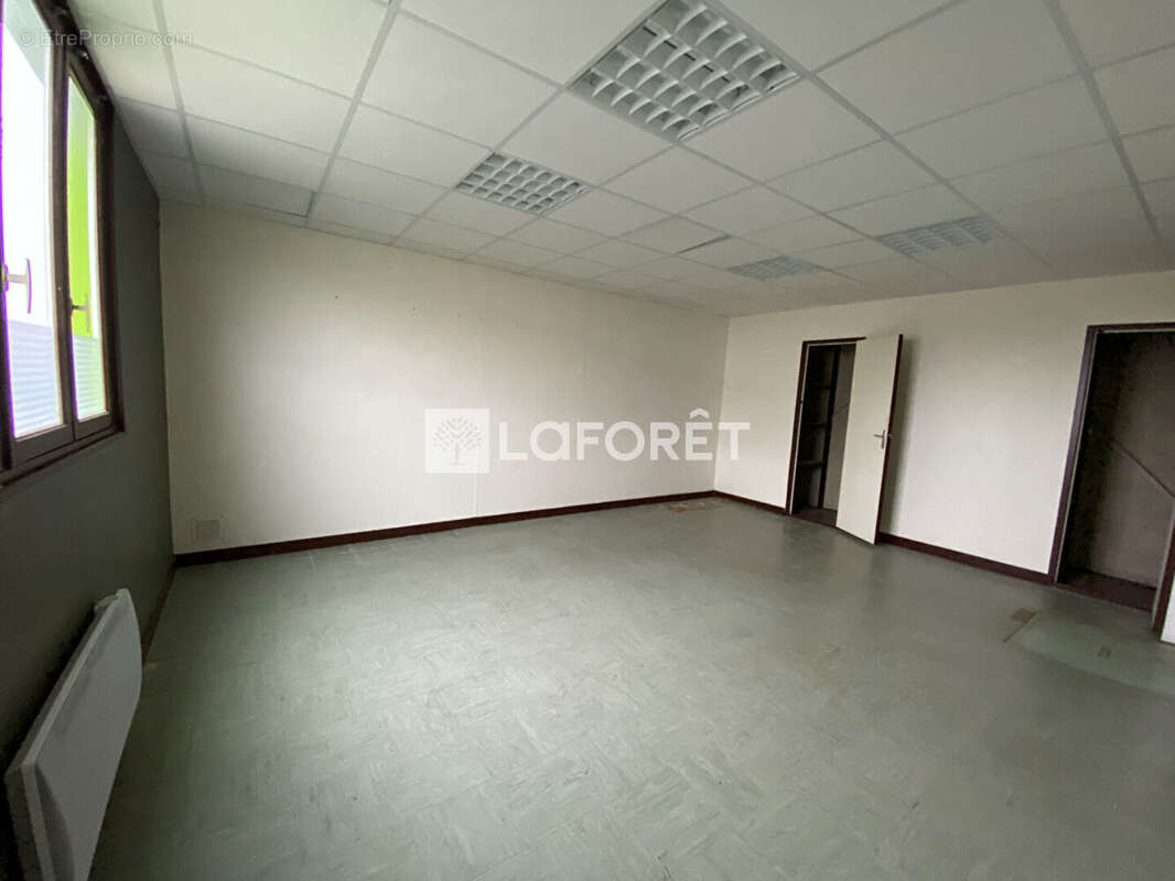 Commerce à DOUE-LA-FONTAINE