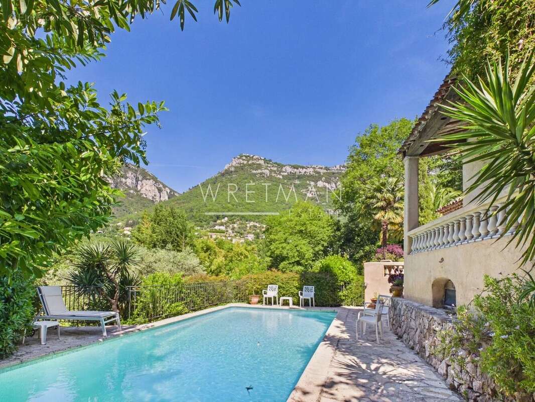 Maison à TOURRETTES-SUR-LOUP