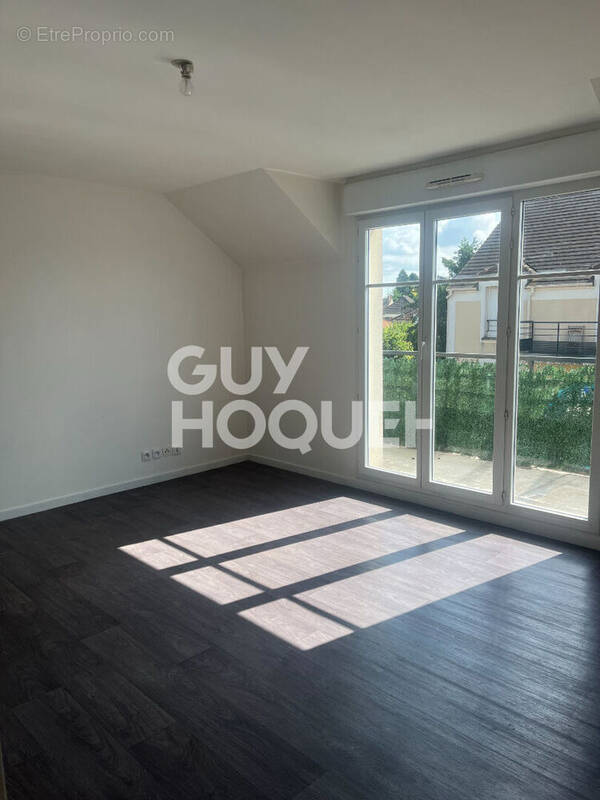 Appartement à COUBERT