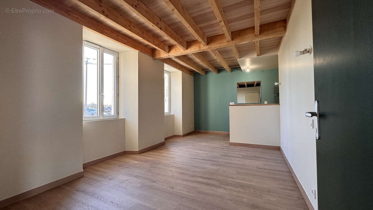 Maison à BARBEZIEUX-SAINT-HILAIRE