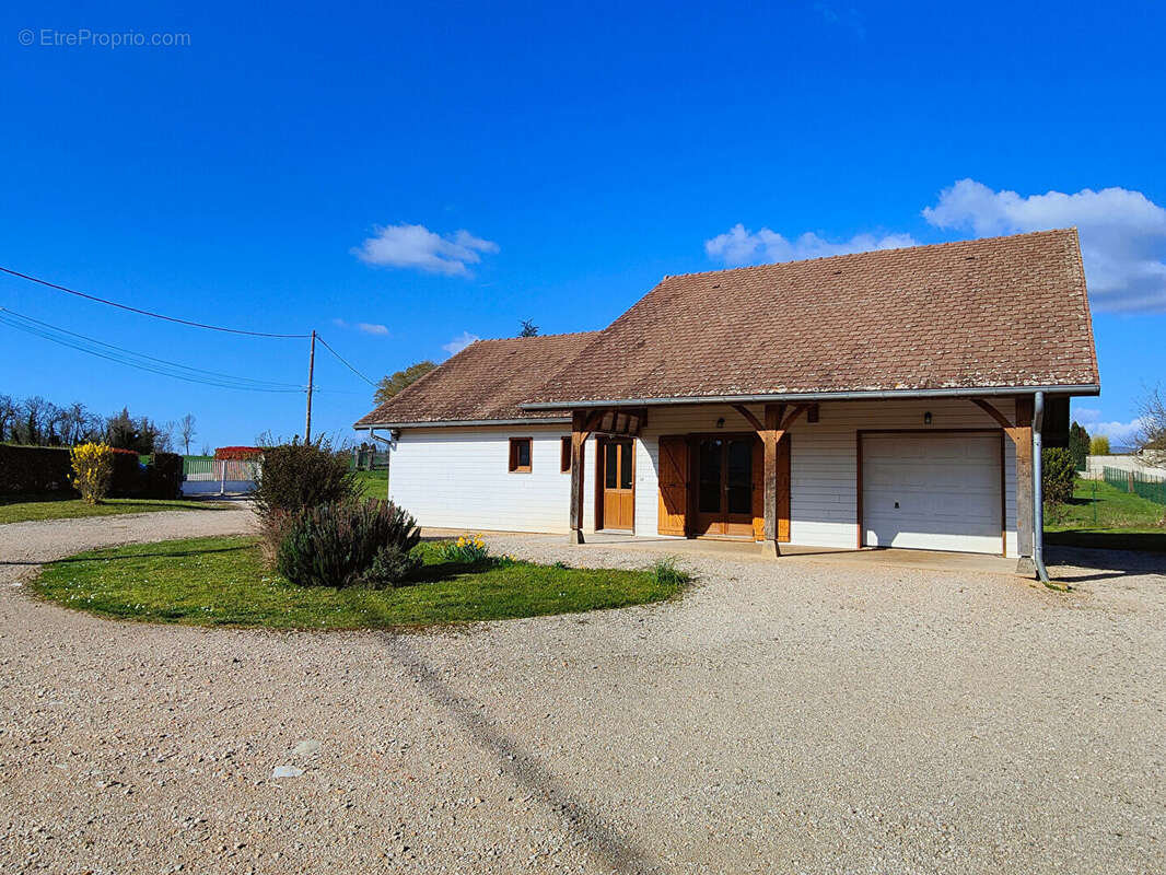 Maison à LES AVENIERES