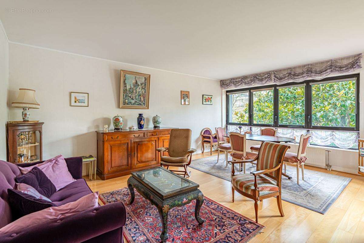 Appartement à SURESNES