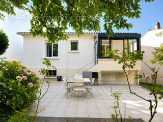 Maison viager occupe saintes 17100 - photo 7