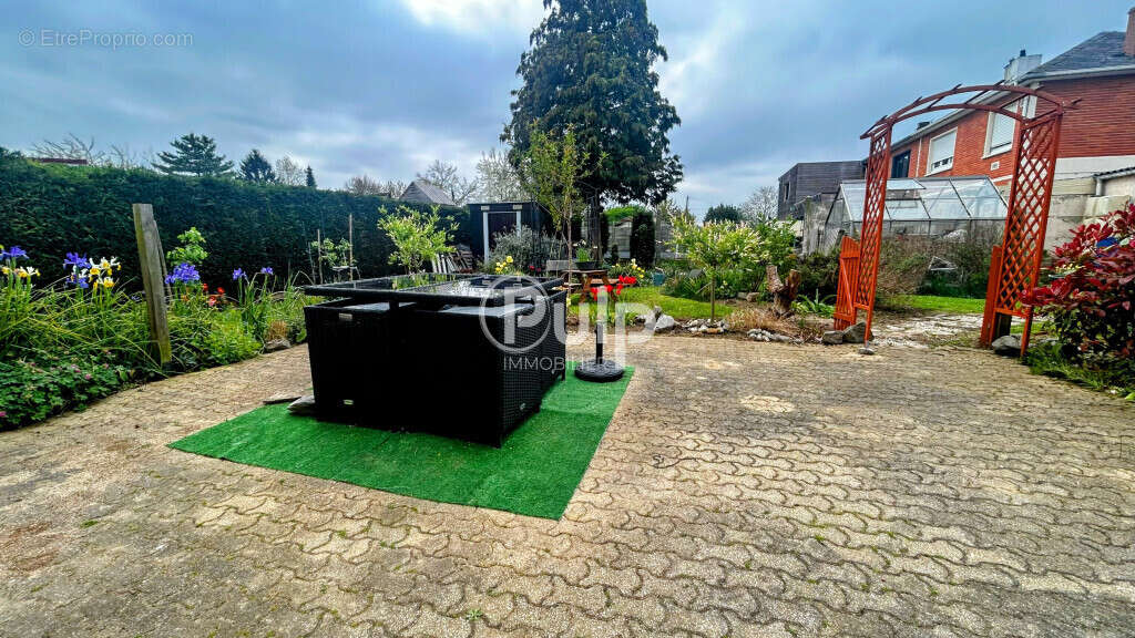 Maison à COURRIERES