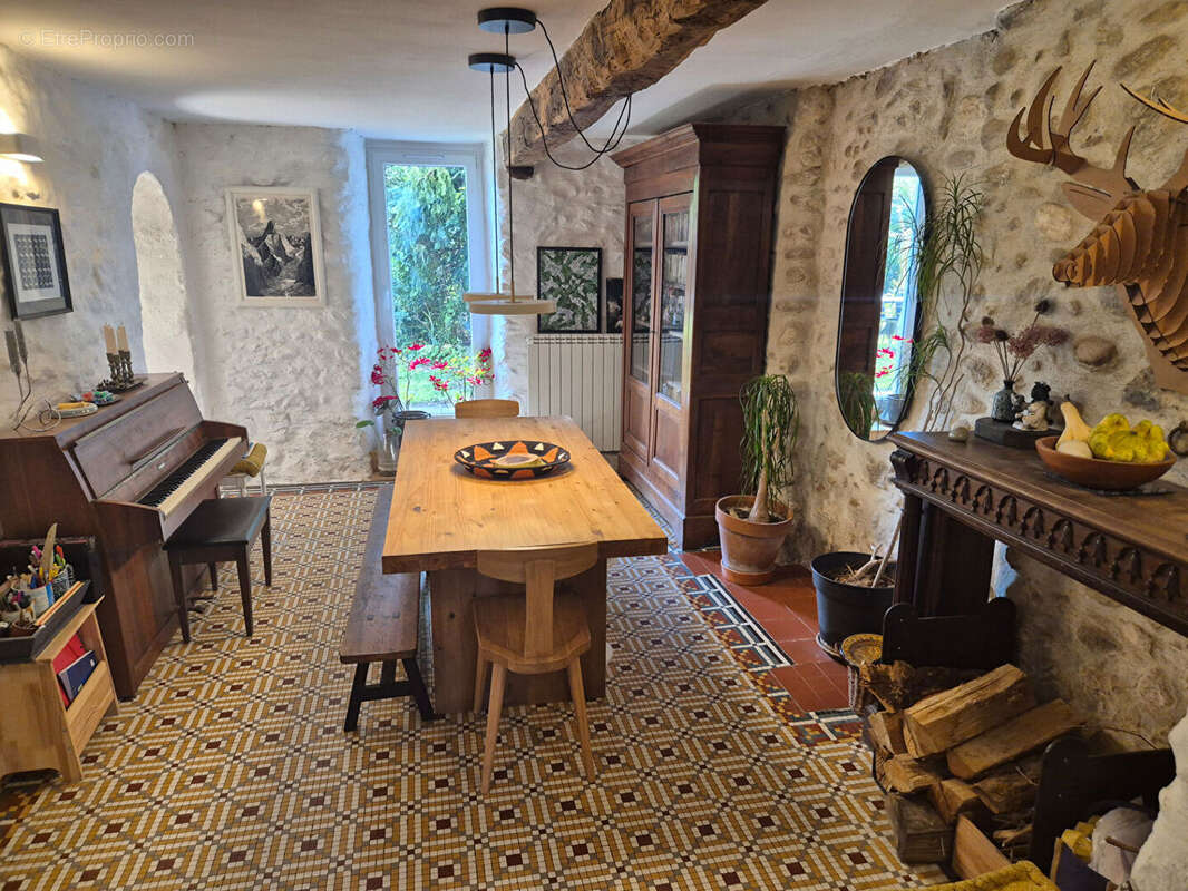 Maison de caractère T8 de 211 m² sur terrain de 948 m² avec piscine - photo 5