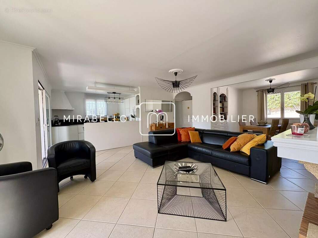 Maison 193 m² à Colomars  - photo 5