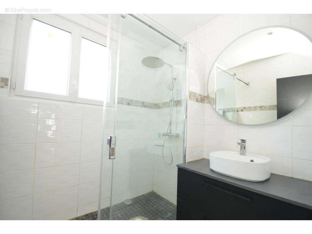 Maison 105 m² à Montpon-Menesterol  - photo 7