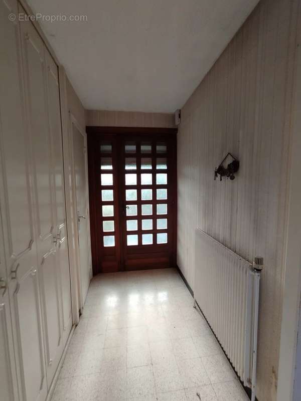 Maison à AVESNES-SUR-HELPE