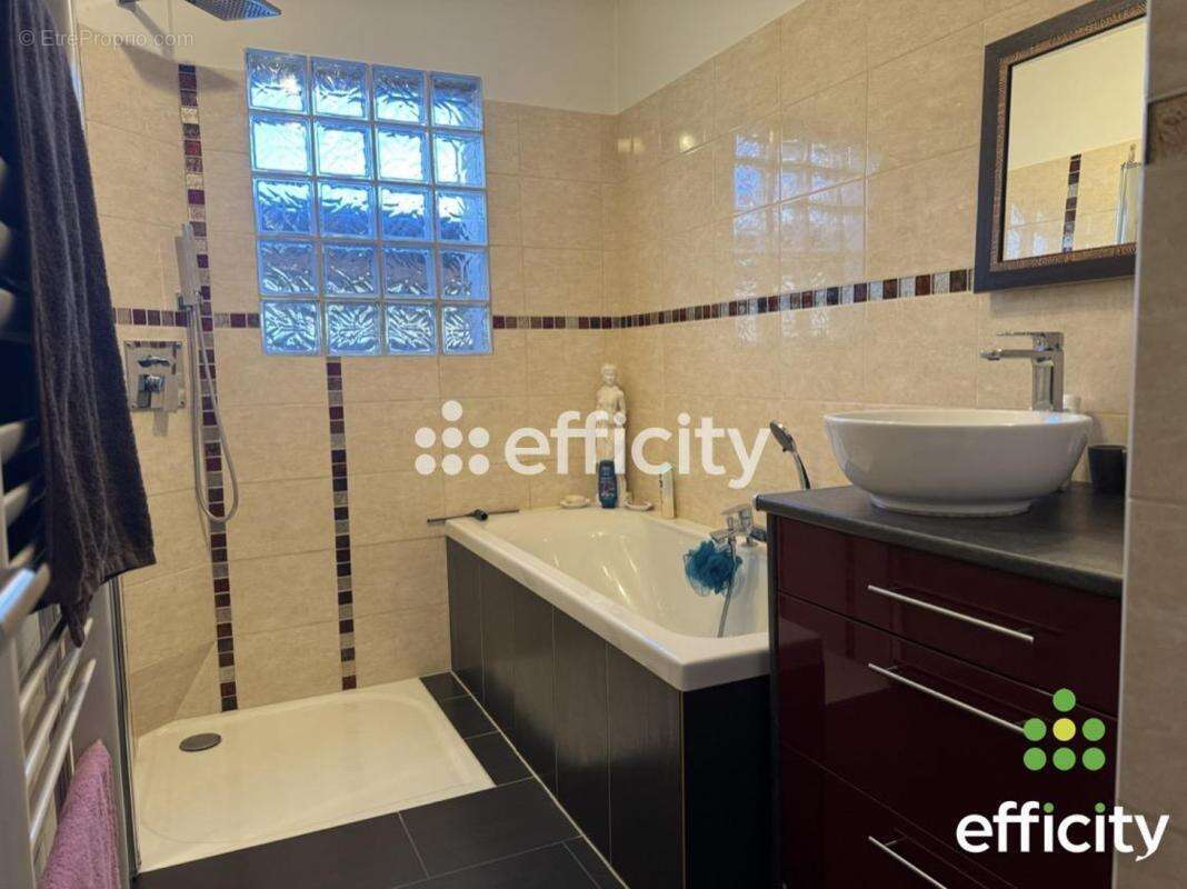 Maison à VERT-EN-DROUAIS