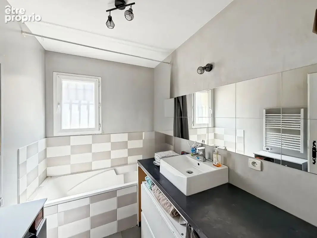 À vendre en exclusivité maison de plain pied de type 4 avec piscine et garage - secteur Eoures 13011 Marseille - photo 14