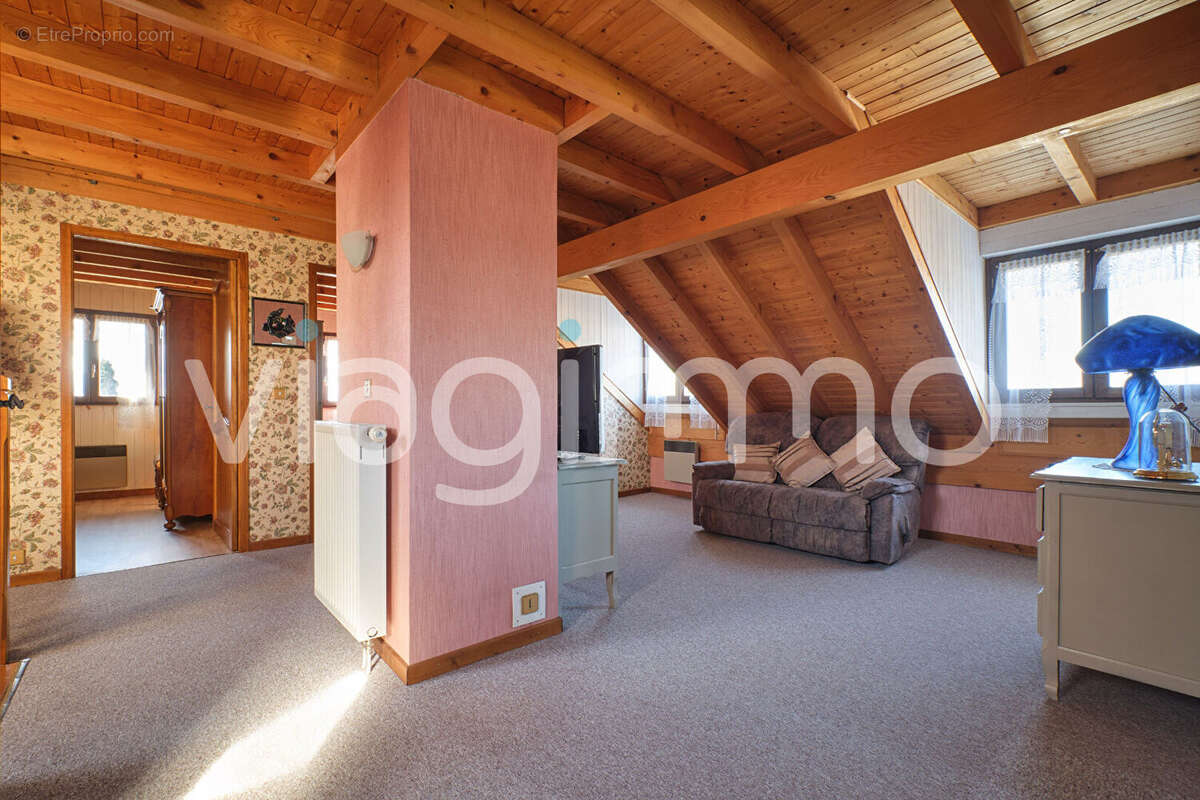 Maison à CRANVES-SALES