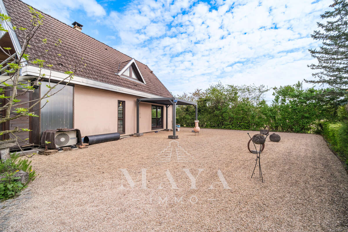 Maison à VILLAGE-NEUF