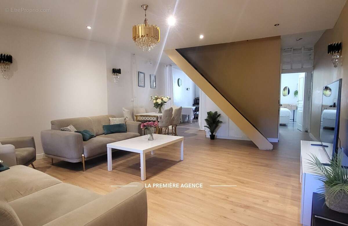 Maison 125 m² à Tarare  - photo 2