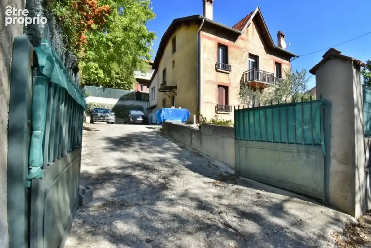 DIGNE-LES-BAINS (04) – Maison bourgeoise rénovée – 2 logements indépendants - photo 14