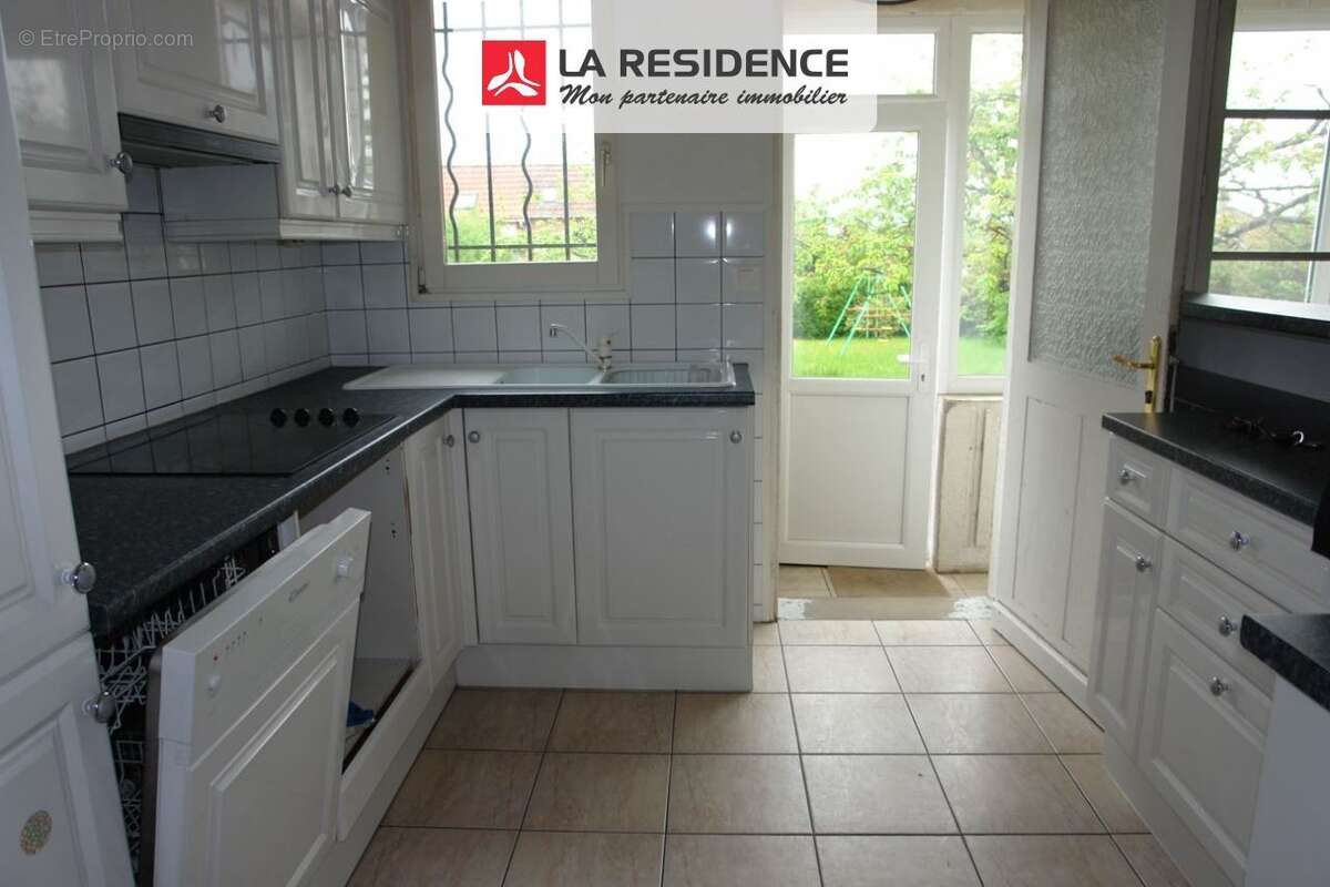 Maison à SAINT-ETIENNE-DU-ROUVRAY