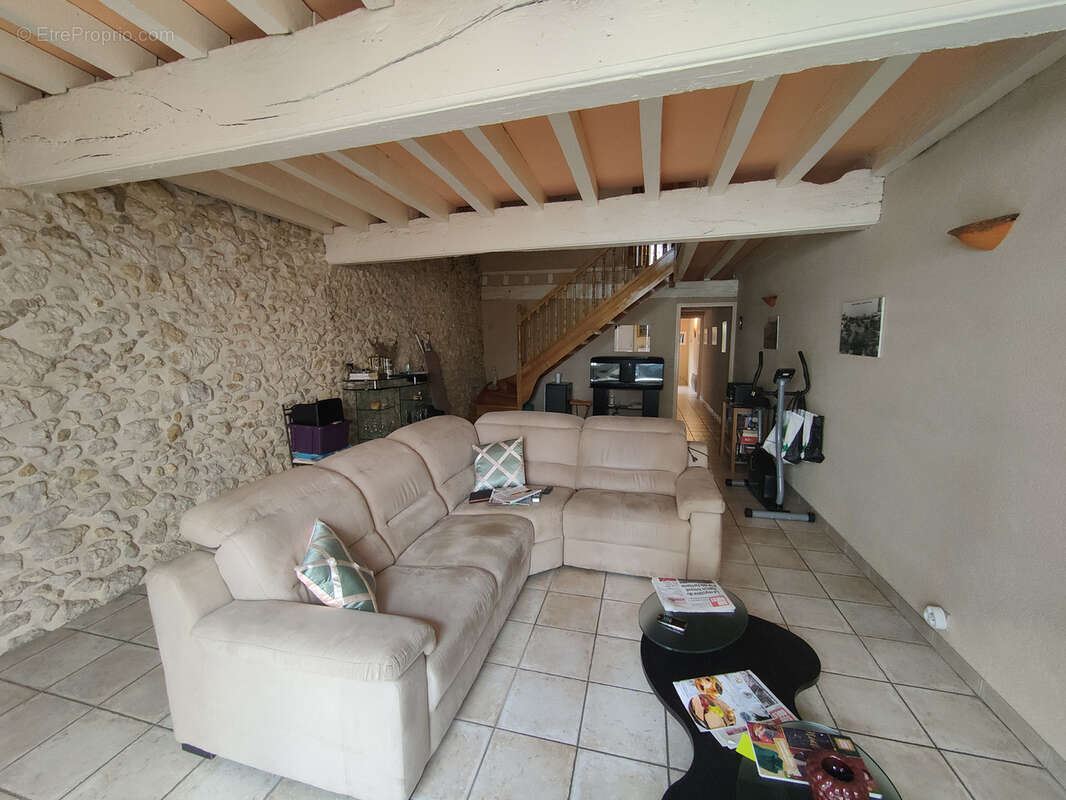 Charmante maison  avec cour en viager occupé - photo 11