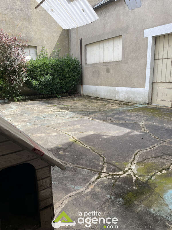 Maison à LA GUERCHE-SUR-L'AUBOIS