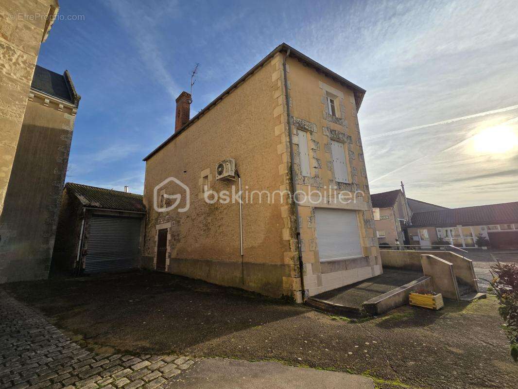 Opportunité exceptionnelle au cœur de Saint-Secondin – Immeuble mixte commerce & habitation - photo 4