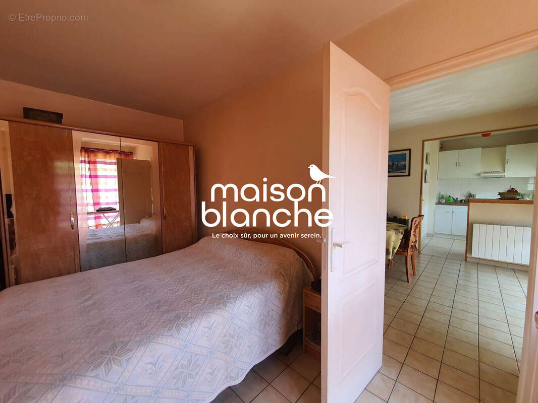 CHAMBRE - Appartement à LA ROCHELLE