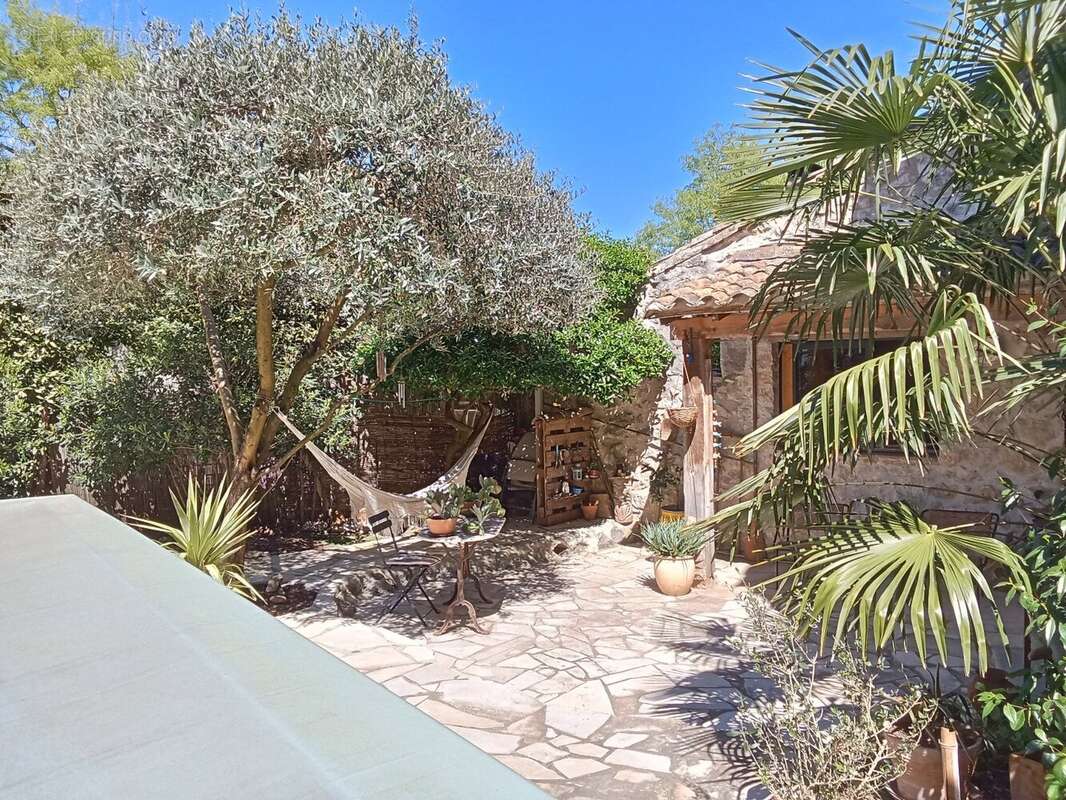 Maison à DURFORT-ET-SAINT-MARTIN-DE-SOSSENAC