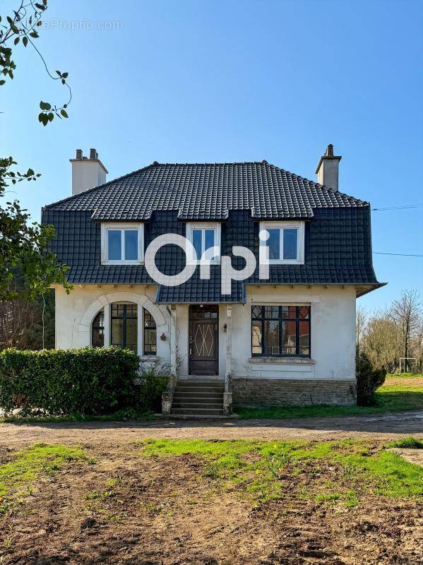 Maison à LA CAPELLE-LES-BOULOGNE