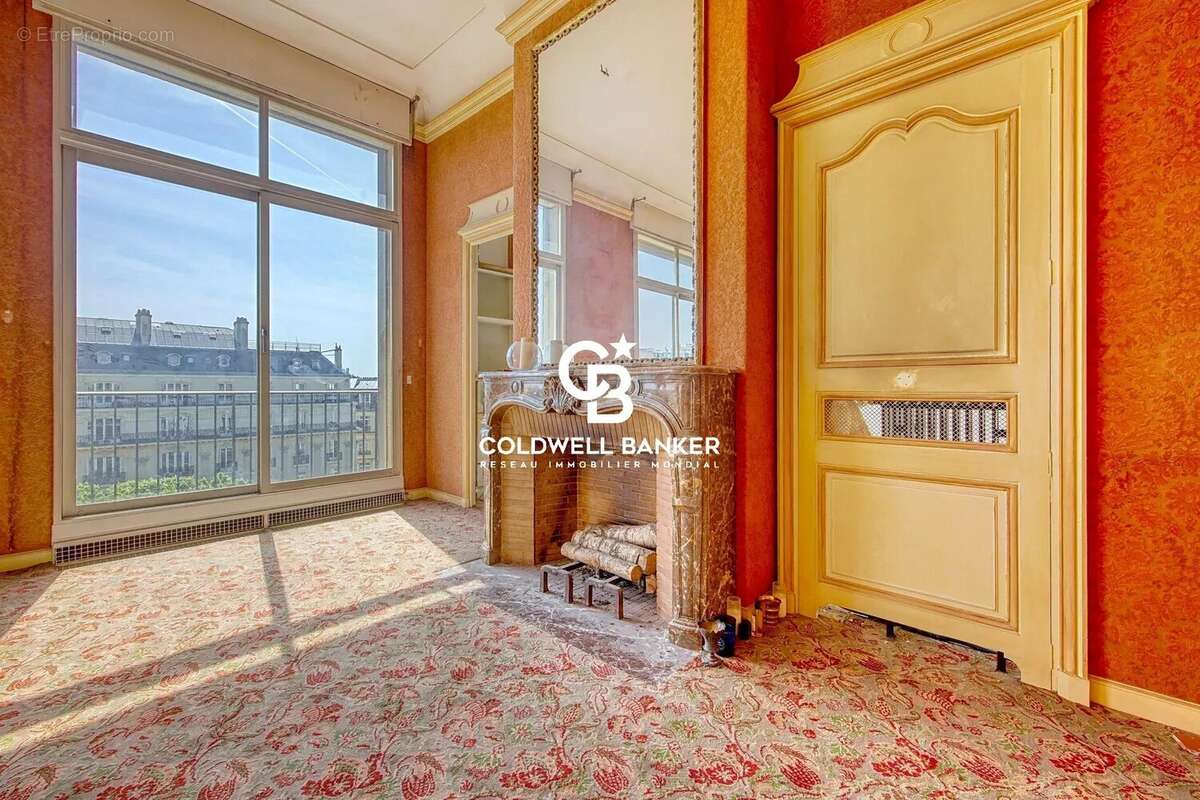 Appartement à PARIS-16E