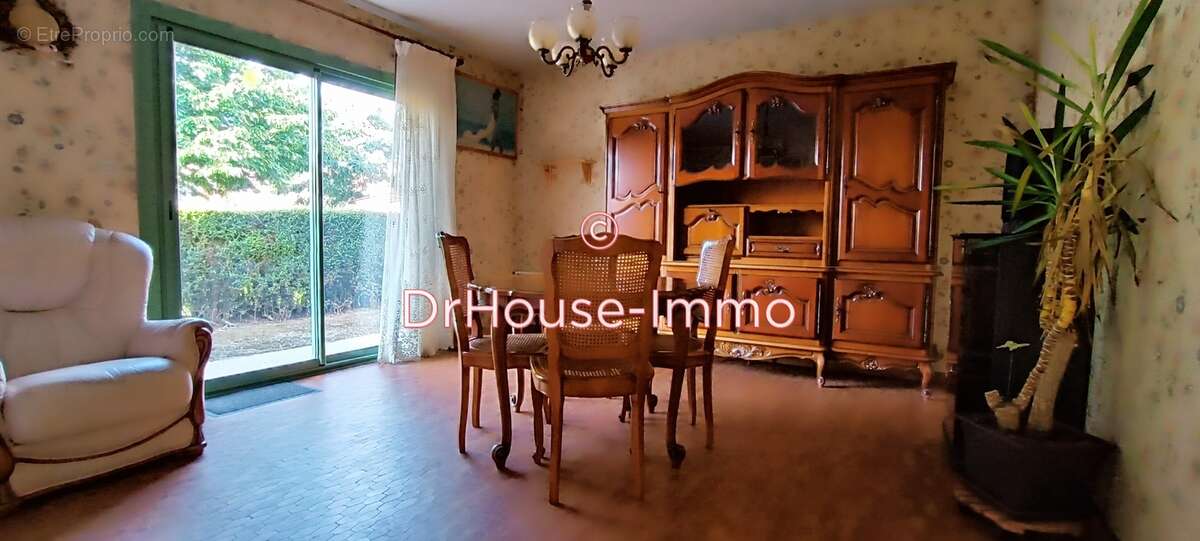 Maison à LA CHAIZE-LE-VICOMTE