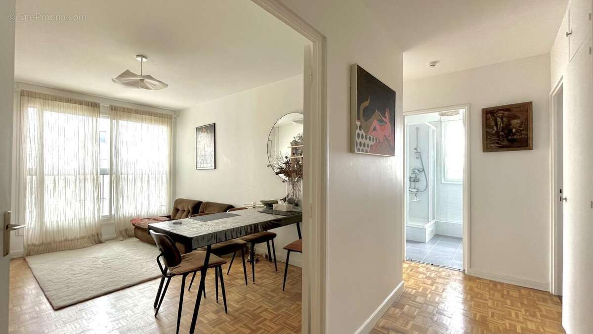 Appartement à PARIS-11E
