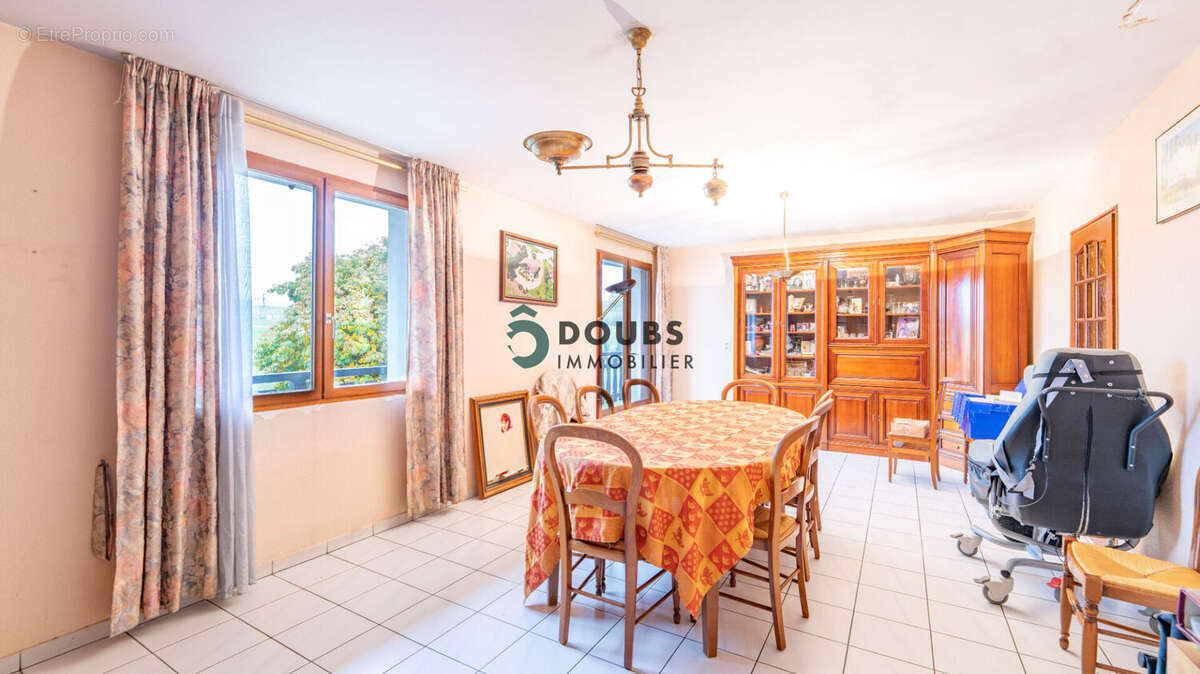 Maison à GUYANS-VENNES