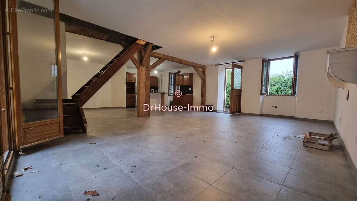 Maison à VICQ-EXEMPLET