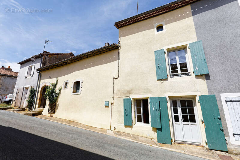 Maison à VARAIGNES