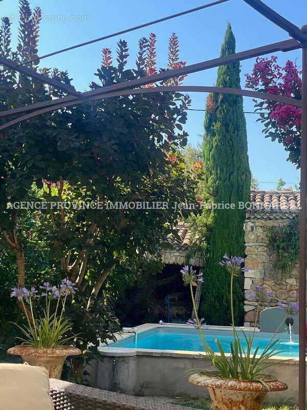 Maison à SUZE-LA-ROUSSE