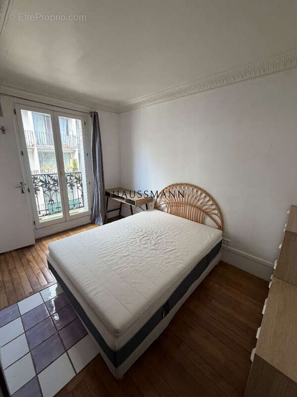 Appartement Paris XVIIIème arrondissement - photo 5