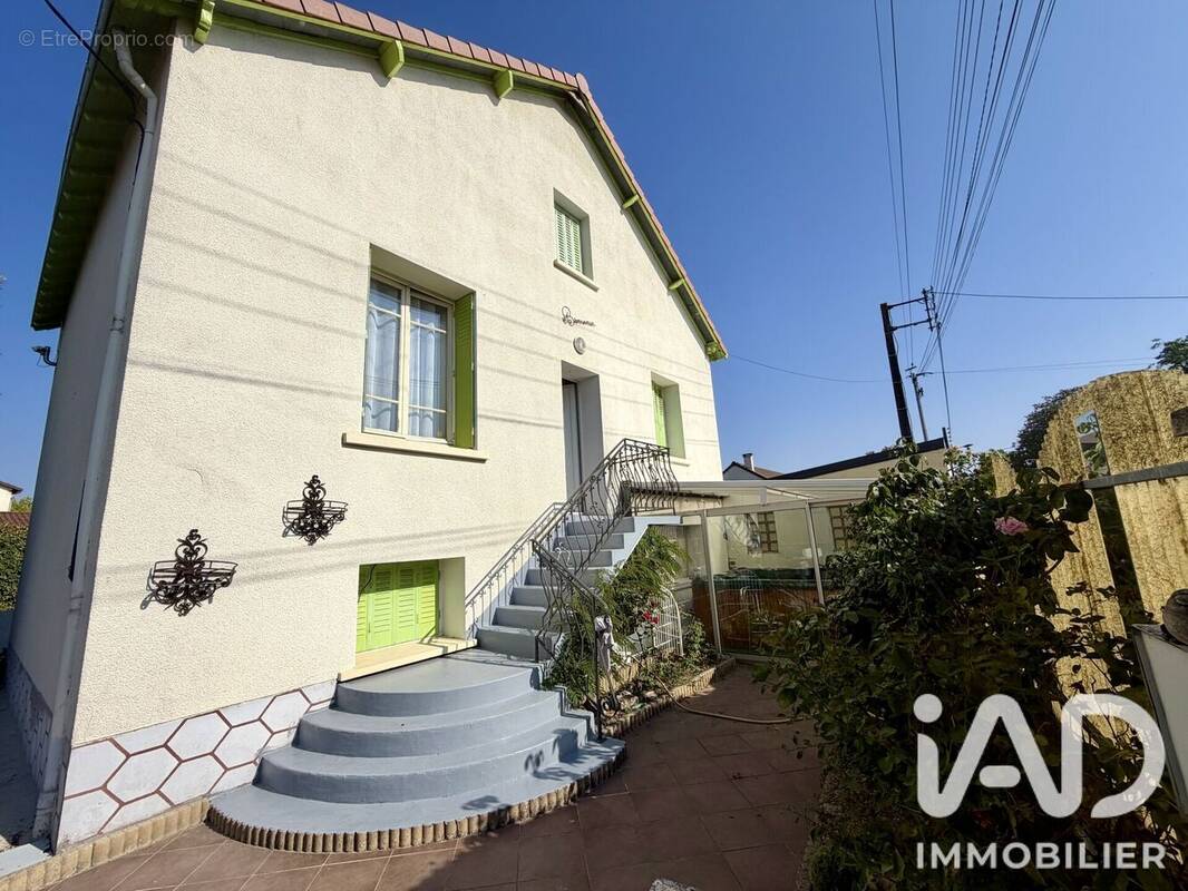 Photo 1 - Maison à CHATELLERAULT