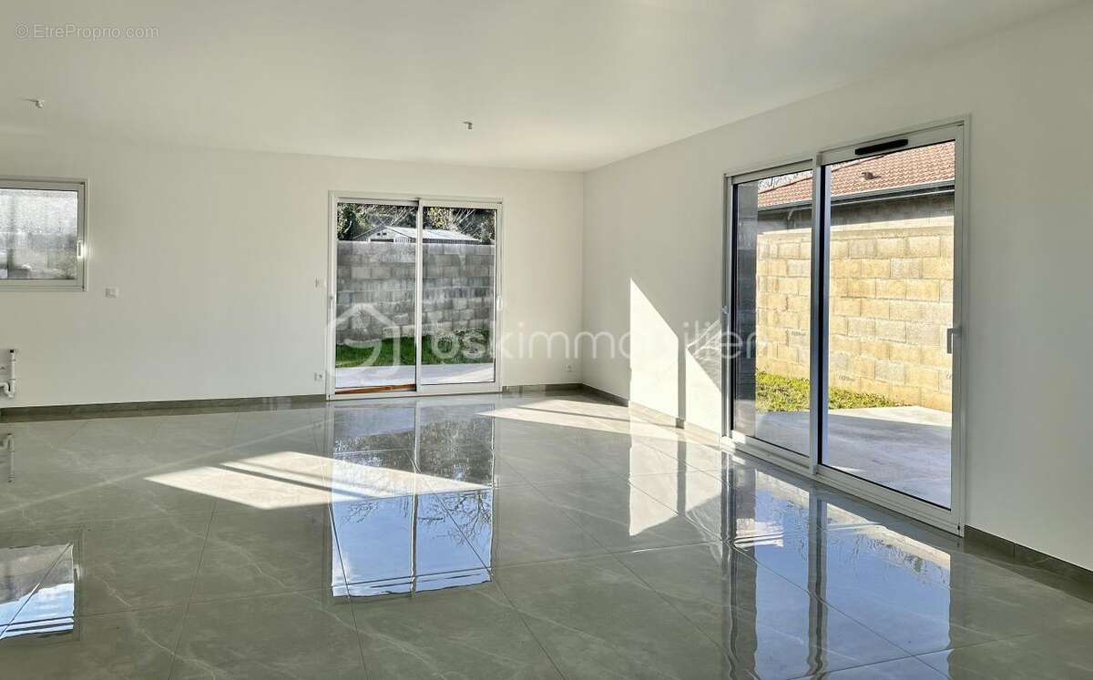 Maison à LENS-LESTANG