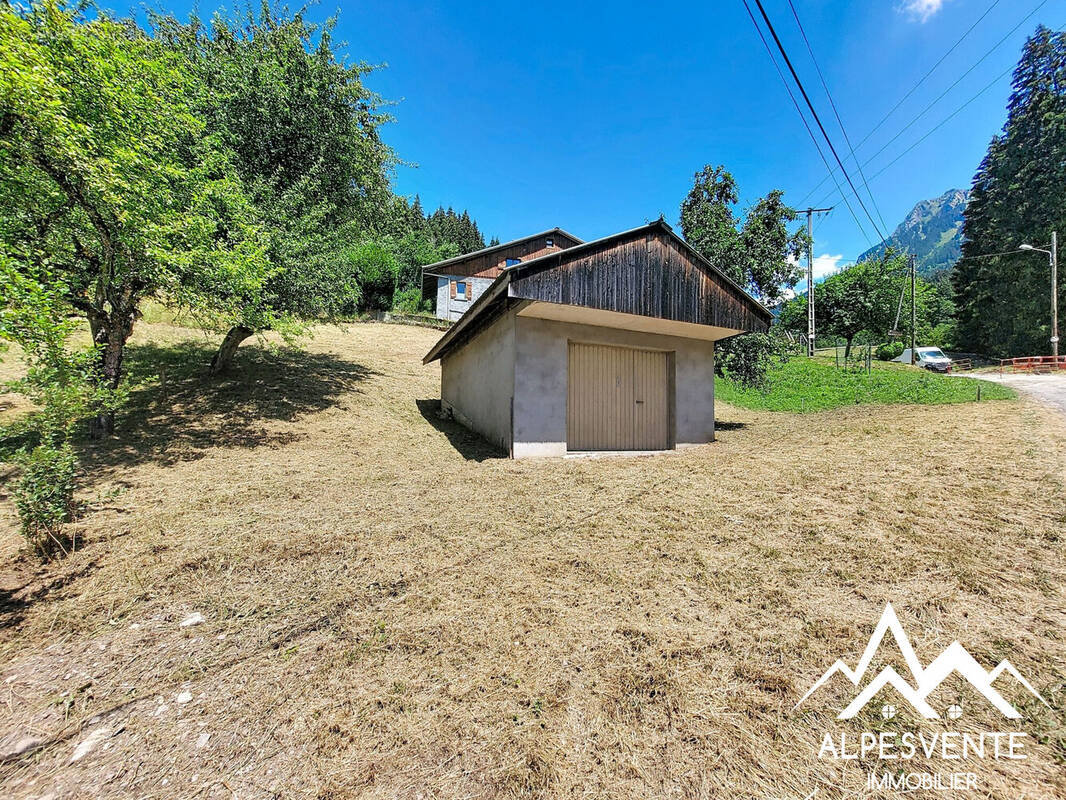 avendre_terrain_constructible_garage_stjeandaulps_alpesvente - Terrain à SAINT-JEAN-D'AULPS