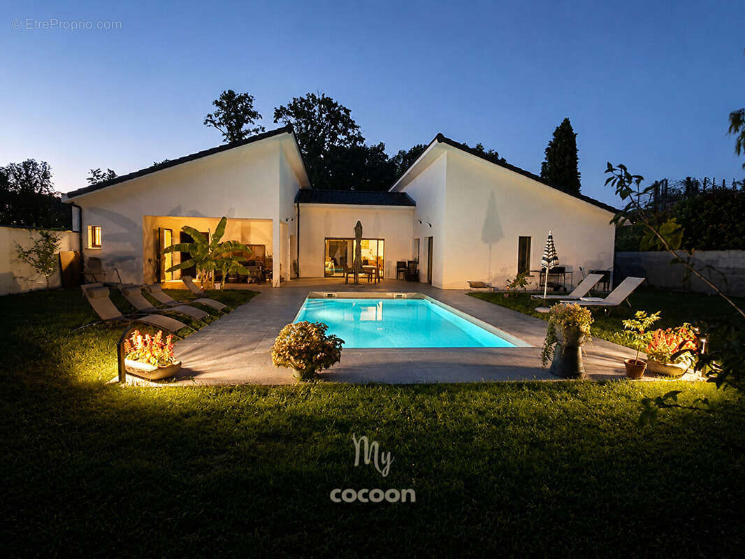 Montagnat - Maison familiale - 6 pièces - 203,25m2 - Piscine - photo 5
