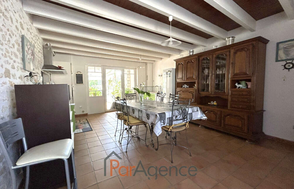 Maison à SAINT-JUST-LUZAC