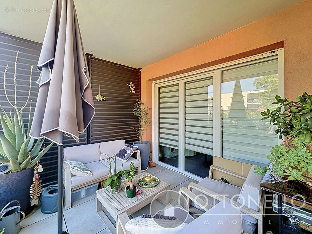 Appartement à ROQUEBRUNE-SUR-ARGENS