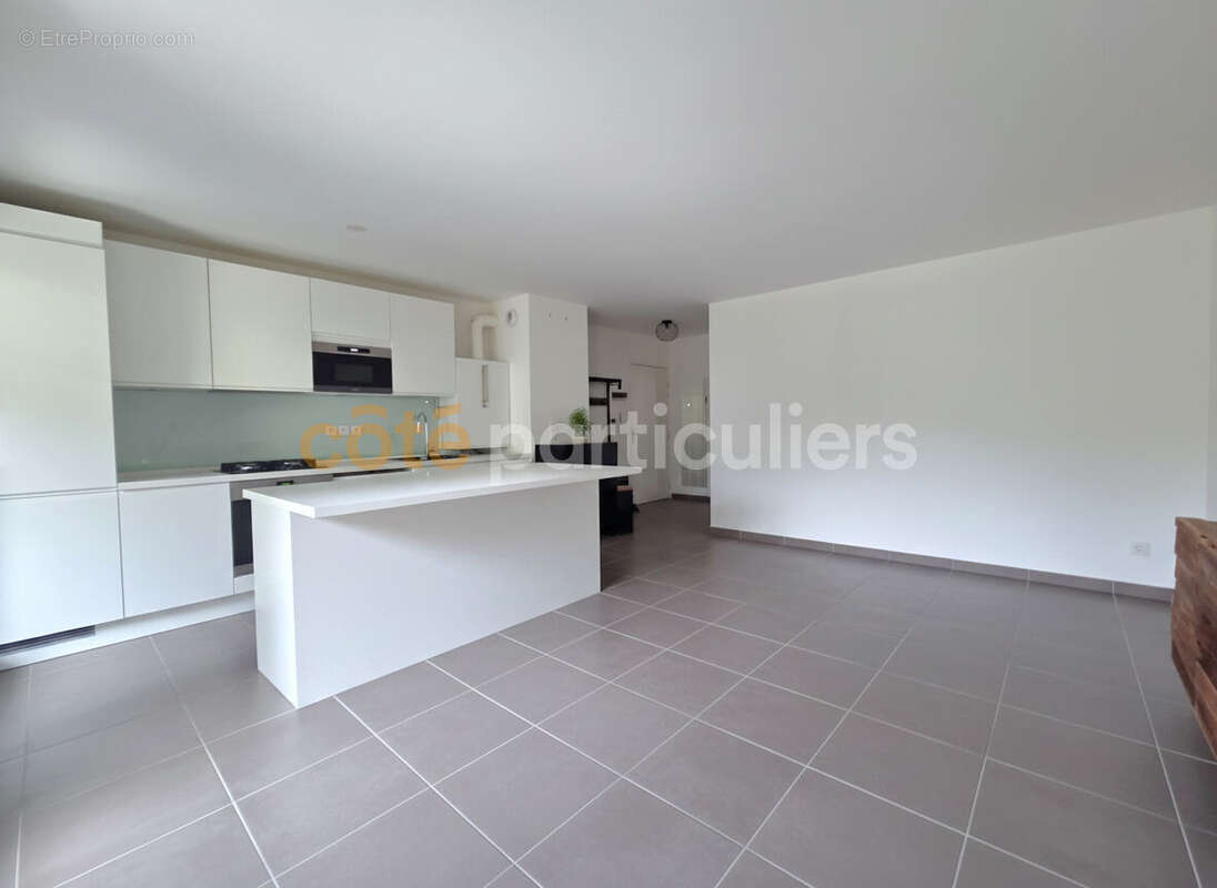 Appartement à MAREIL-MARLY