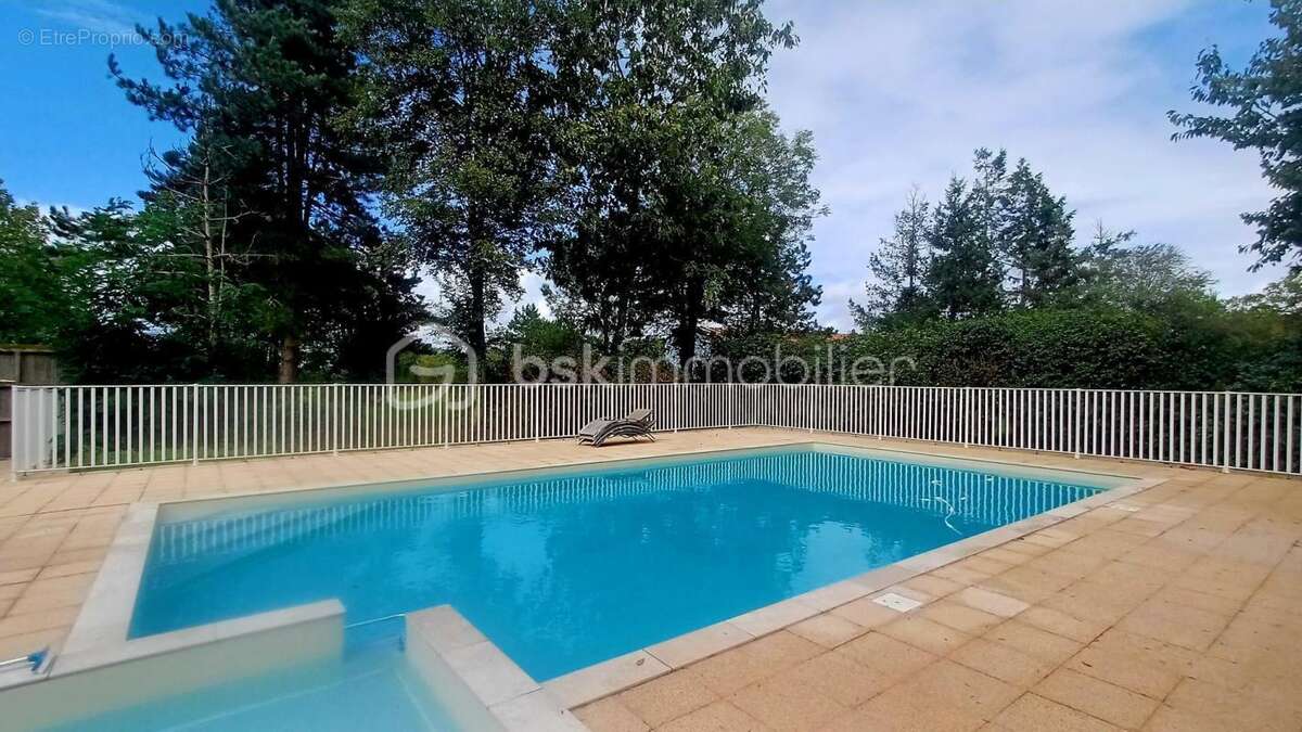 Maison à NIEUL-LE-DOLENT