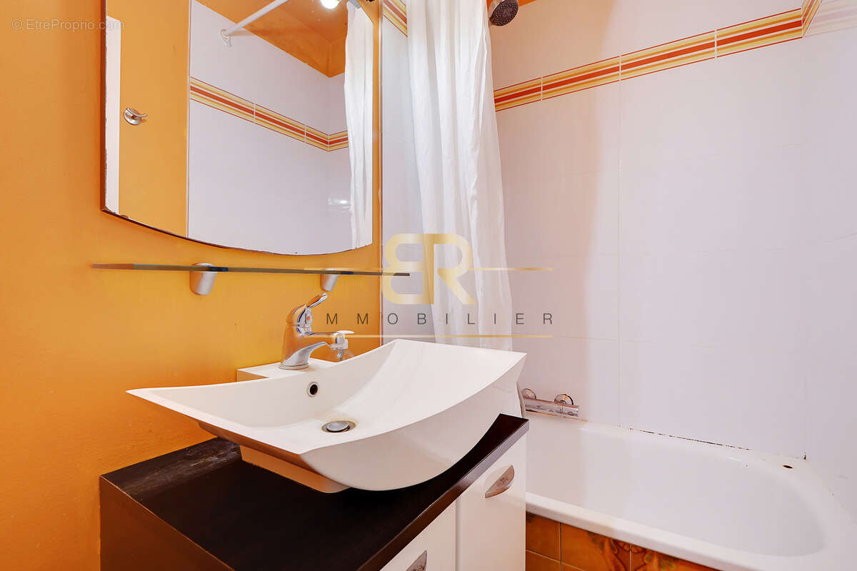 Appartement à PARIS-3E