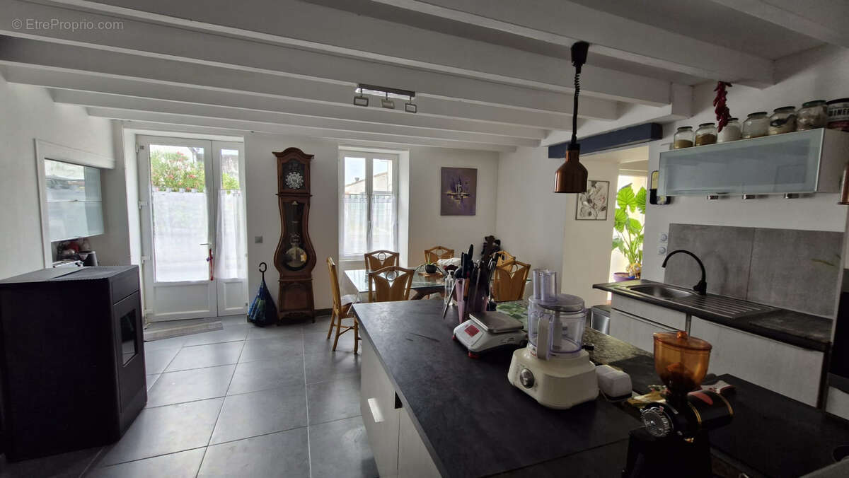 Maison à MORTAGNE-SUR-GIRONDE