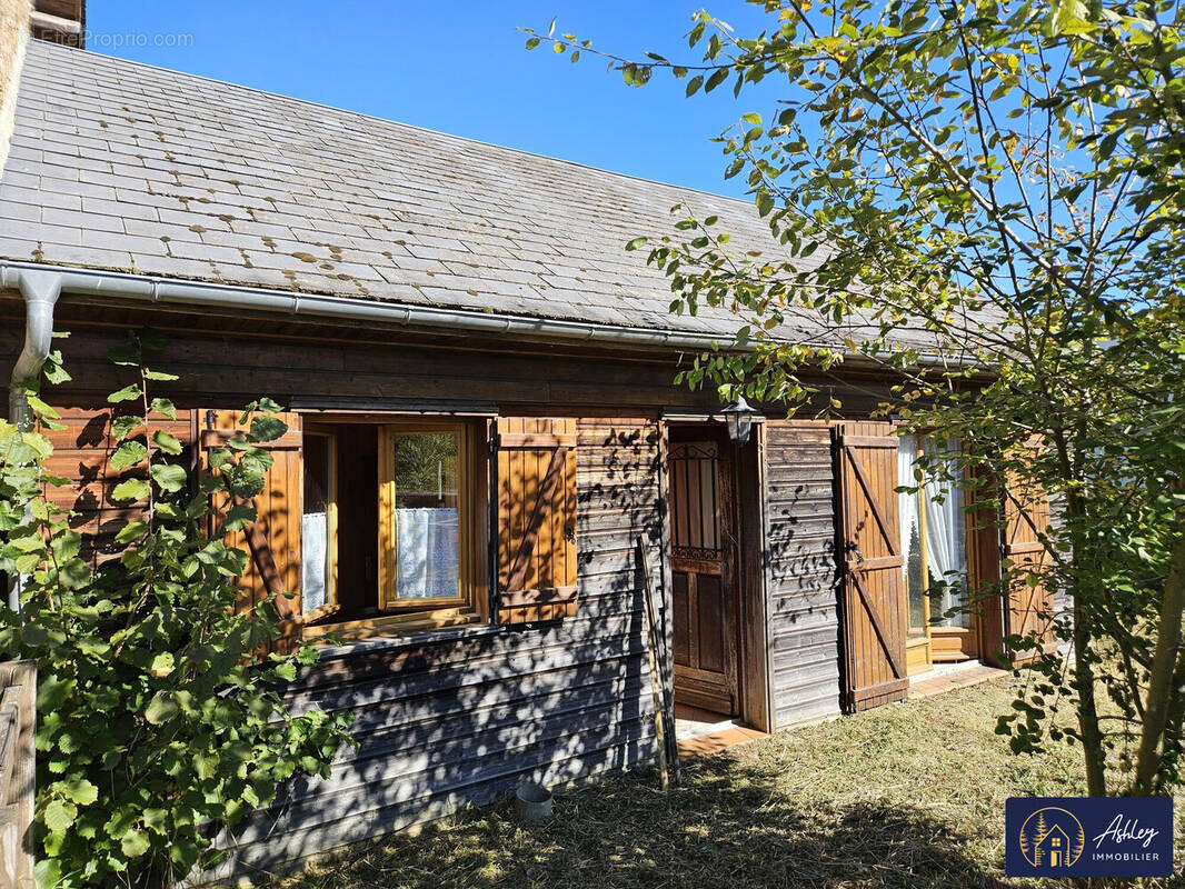 Maison, Chalet plain-pied neuvic jardin - Maison à NEUVIC